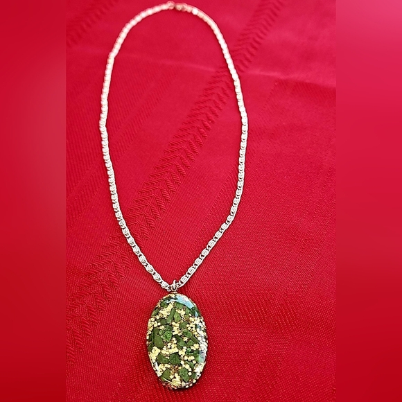 Green and Gold Flecked Oval Pendant Necklace - Picture 7 of 7